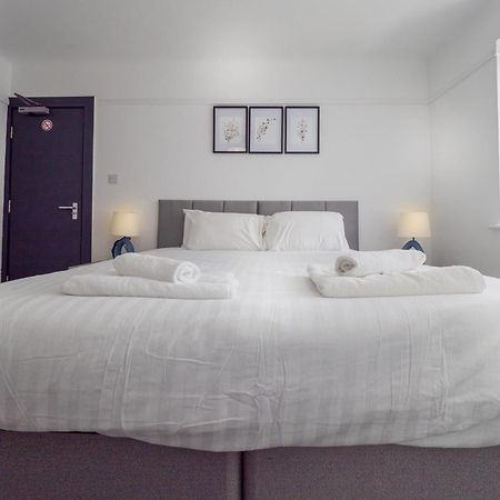 3Br Haven Retreat In Wallasey With Free Street Parking Kültér fotó