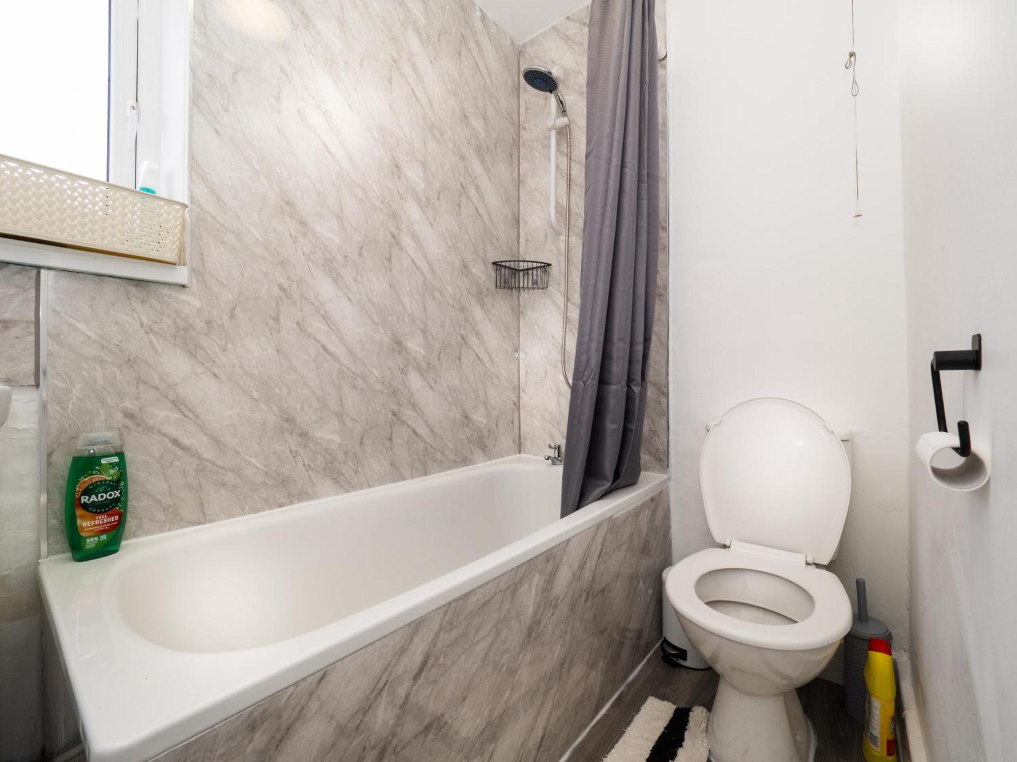 3Br Haven Retreat In Wallasey With Free Street Parking Kültér fotó