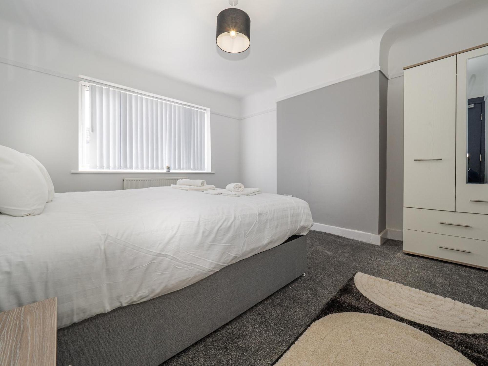 3Br Haven Retreat In Wallasey With Free Street Parking Kültér fotó